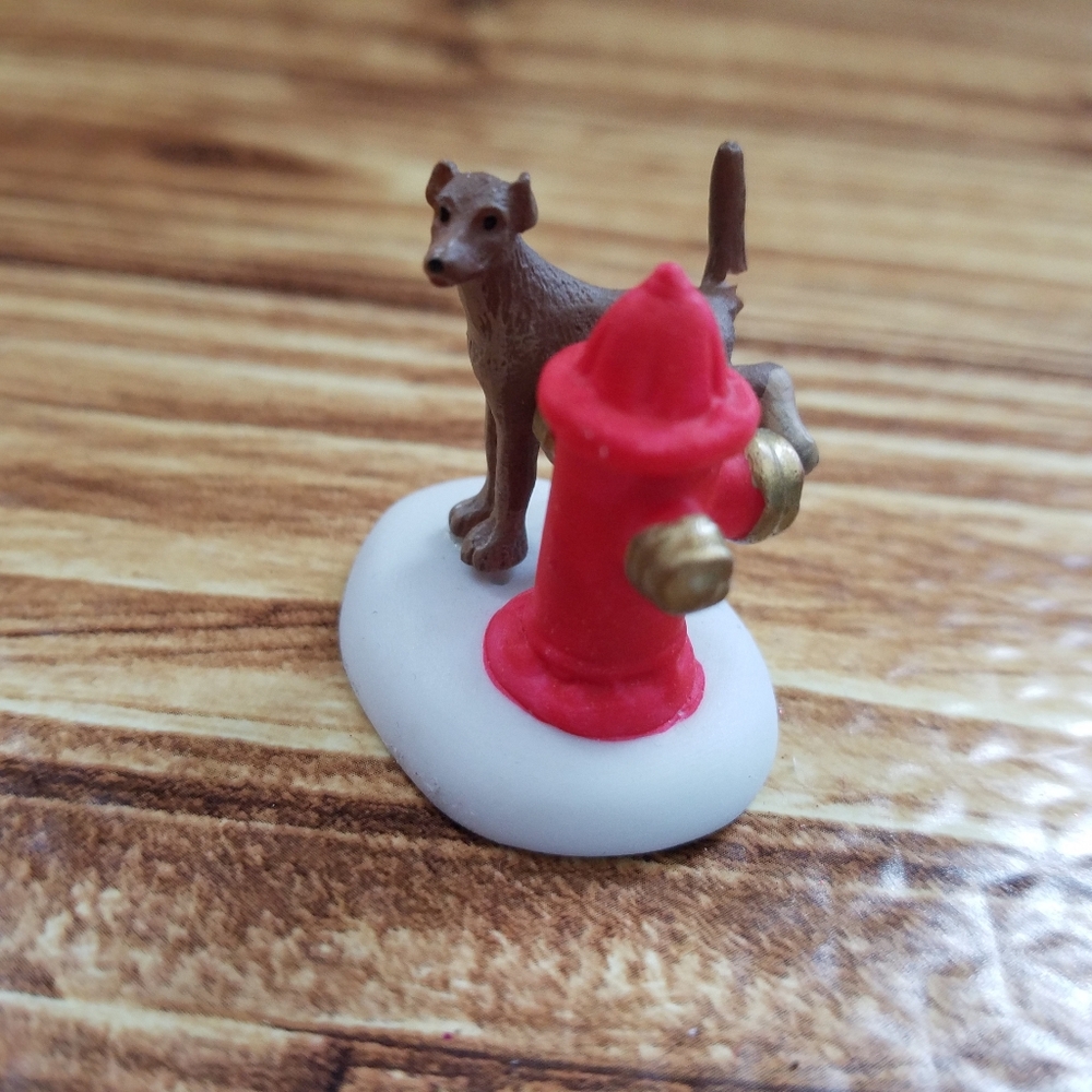 Department 56 Paws and Refresh Village Dog Accessories Hydrant Figure #800010